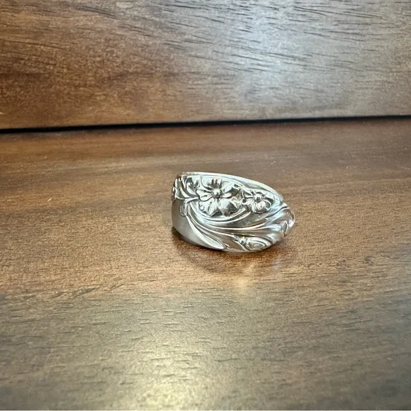 Silverware Floral Ring - Picture 5 of 13
